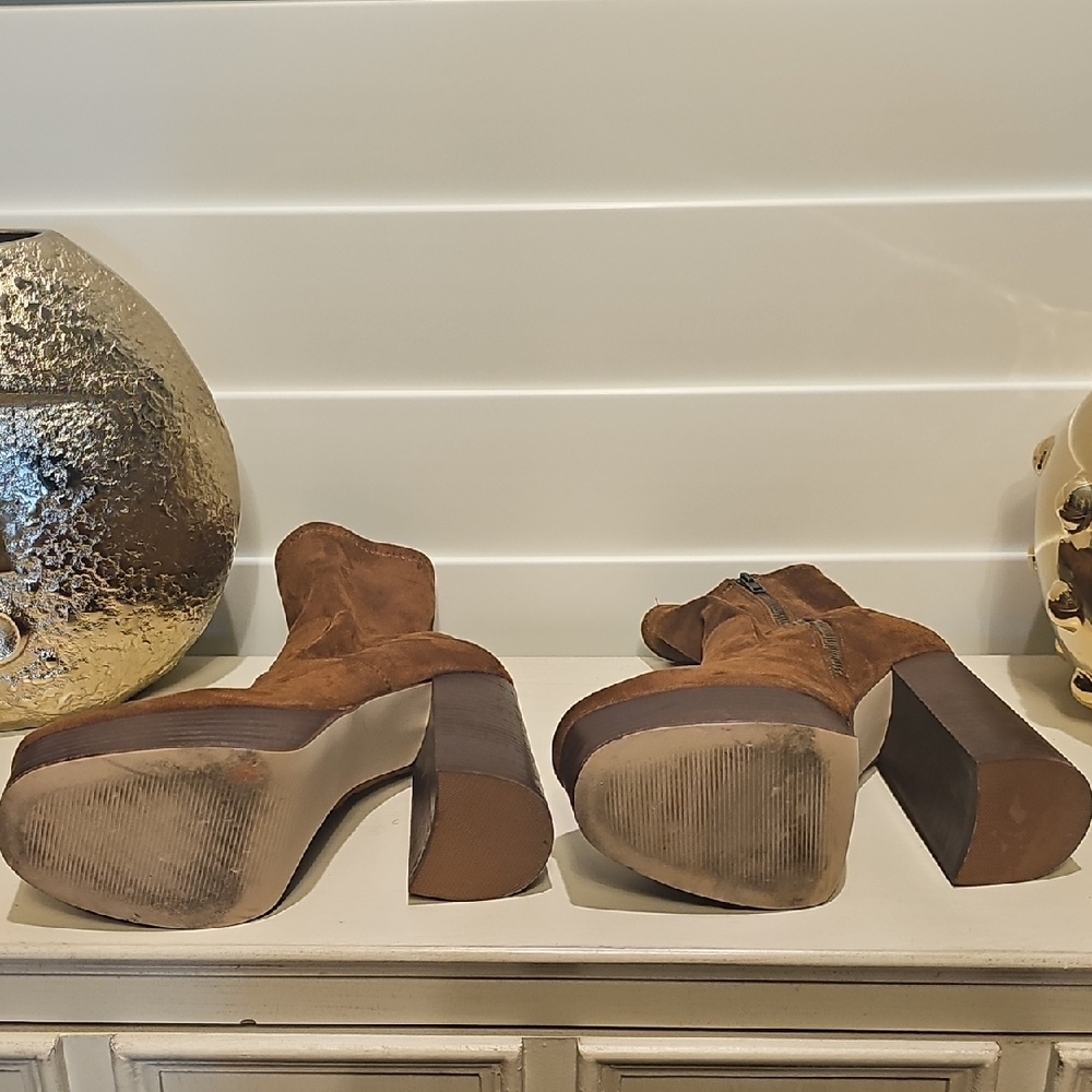 Steve Madden Brown Suede Platform Ankle Boots - Picture 3 of 3